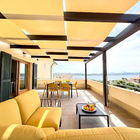 Апартаменты Attico Padule 3 Bedr, Terrace Sea View, Parking Ла-Маддалена
