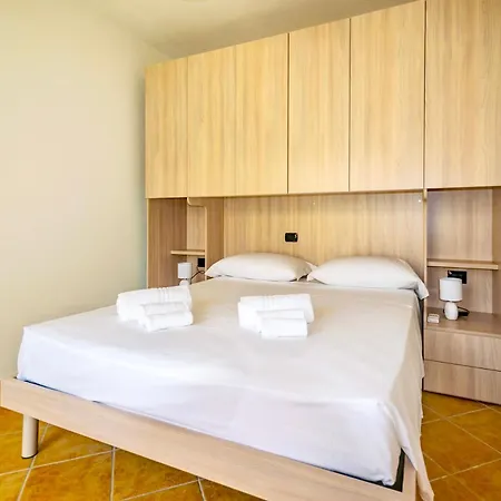 Attico Padule 3 Bedr, Terrace Sea View, Parking Ла-Маддалена